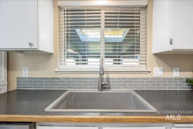 2103 N Hampton Rd, Boise, ID 83704