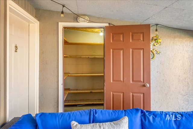 2103 N Hampton Rd, Boise, ID 83704