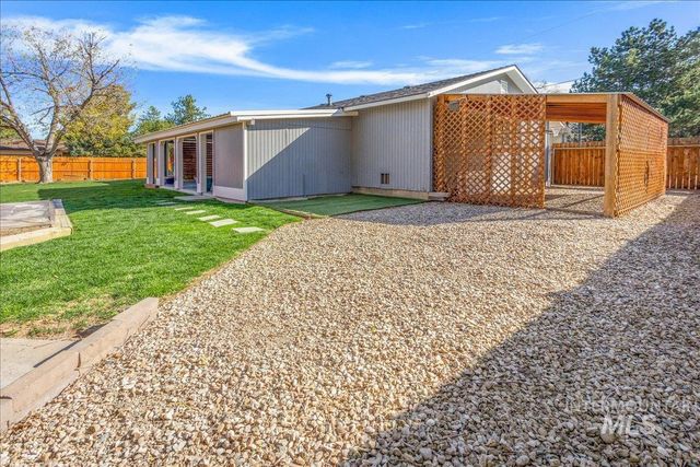 2103 N Hampton Rd, Boise, ID 83704