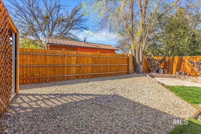 2103 N Hampton Rd, Boise, ID 83704