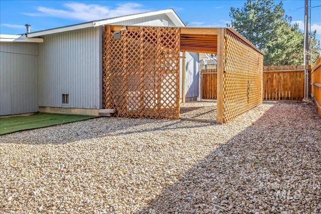 2103 N Hampton Rd, Boise, ID 83704