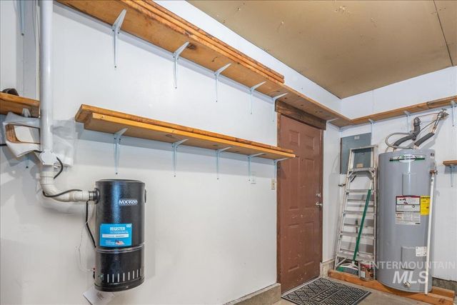 2103 N Hampton Rd, Boise, ID 83704