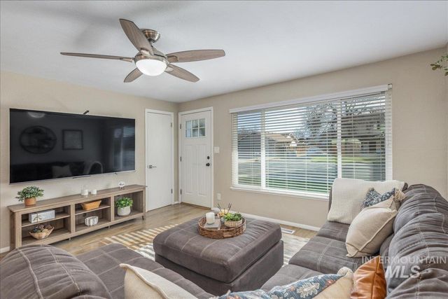 2103 N Hampton Rd, Boise, ID 83704