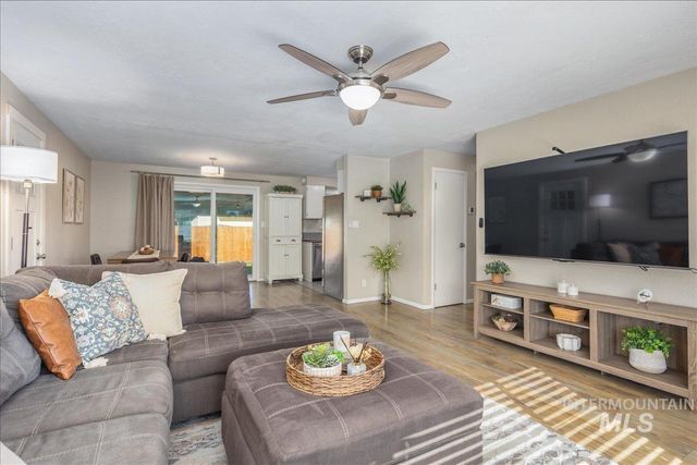 2103 N Hampton Rd, Boise, ID 83704