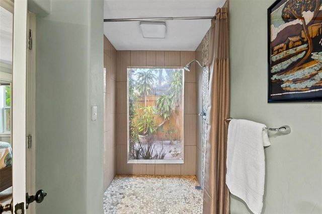 941 VIRGINIA DRIVE, Sarasota, FL 34234