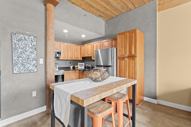 335 Cypress St Apt 2S, Manchester, NH 03103