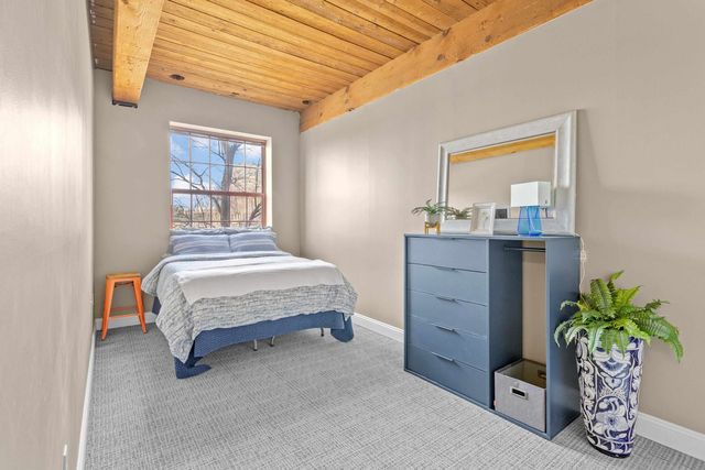 335 Cypress St Apt 2S, Manchester, NH 03103