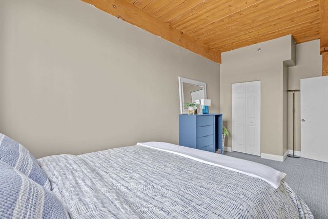 335 Cypress St Apt 2S, Manchester, NH 03103