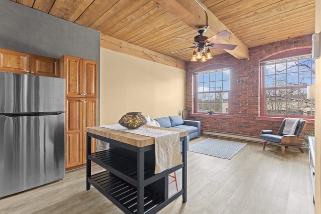 335 Cypress St Apt 2S, Manchester, NH 03103