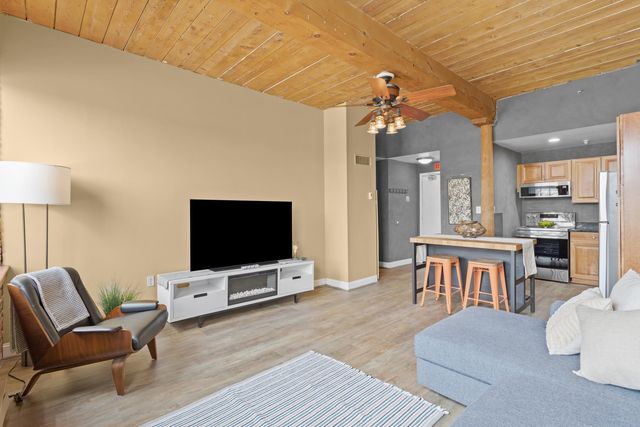 335 Cypress St Apt 2S, Manchester, NH 03103