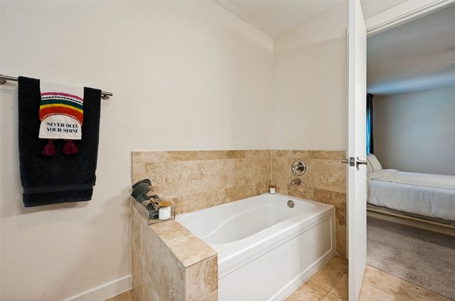 5816 Birchbrook Drive 123, Dallas, TX 75206
