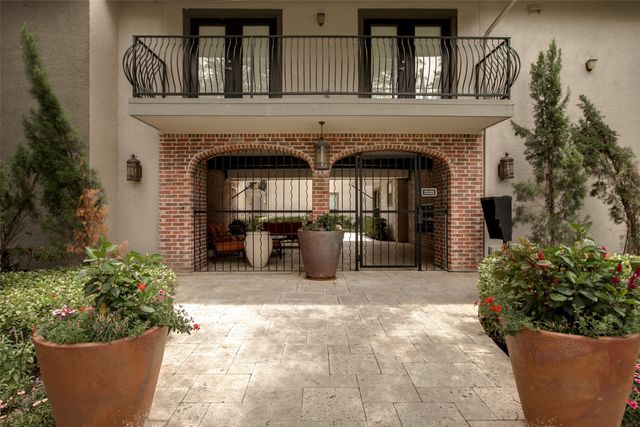 5816 Birchbrook Drive 123, Dallas, TX 75206