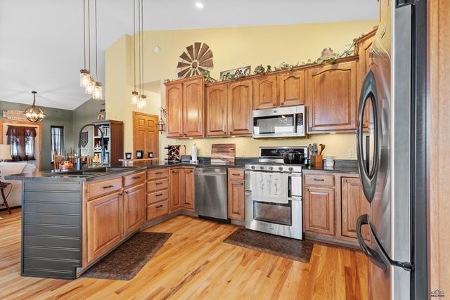 22841 GATEWAY DR, Box Elder, SD 57719