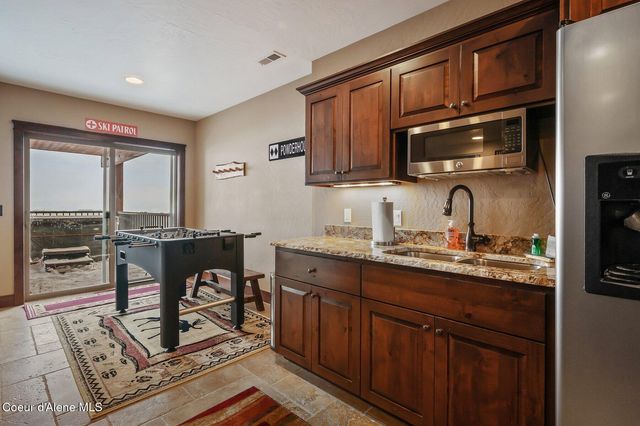 153 Chutes LN, Sandpoint, ID 83864