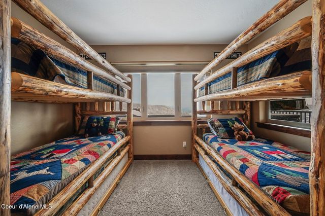 153 Chutes LN, Sandpoint, ID 83864