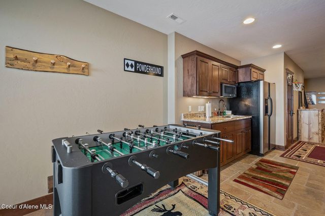 153 Chutes LN, Sandpoint, ID 83864
