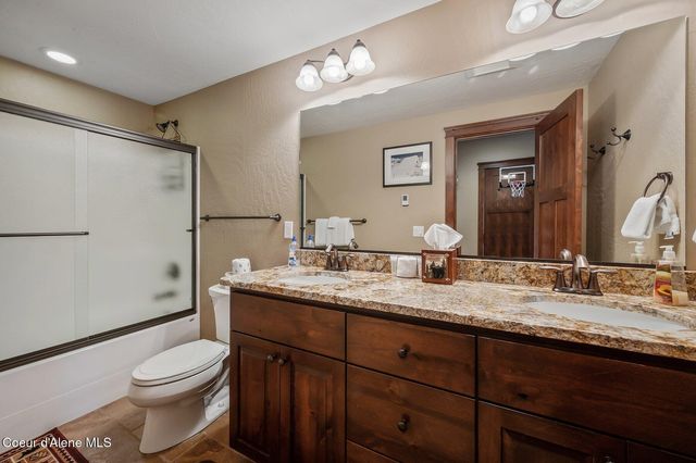 153 Chutes LN, Sandpoint, ID 83864