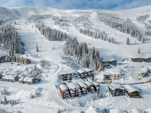 153 Chutes LN, Sandpoint, ID 83864