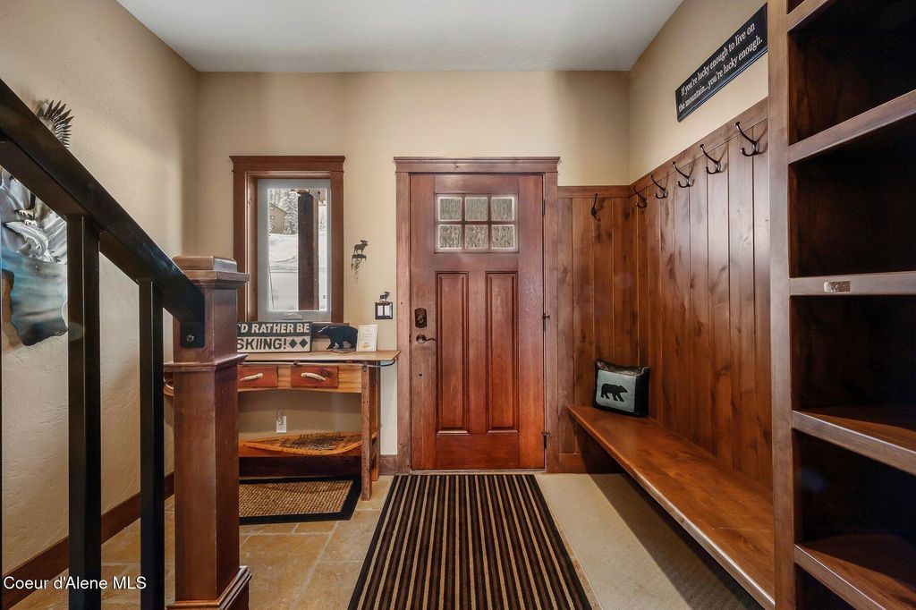 153 Chutes LN, Sandpoint, ID 83864 photo 2