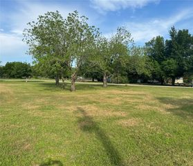 tbd Caldwell ST, Lexington, TX 78947