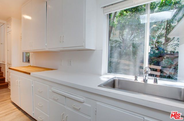 10321 Chrysanthemum Lane, Los Angeles, CA 90077