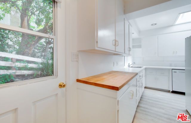 10321 Chrysanthemum Lane, Los Angeles, CA 90077