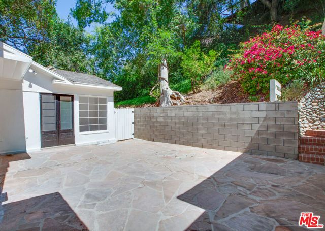 10321 Chrysanthemum Lane, Los Angeles, CA 90077
