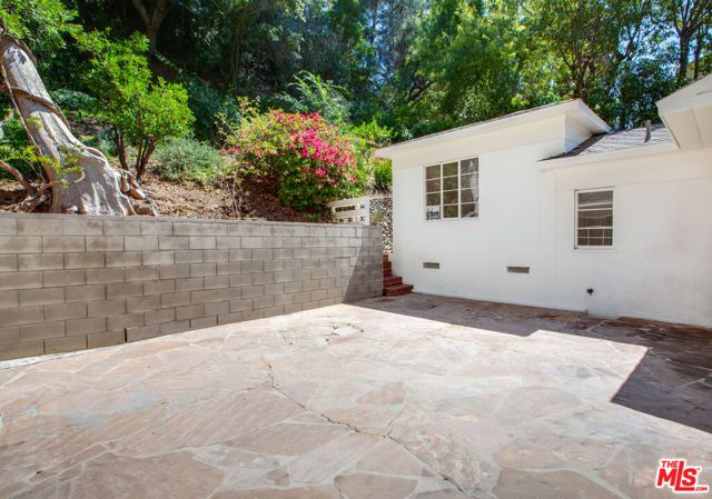10321 Chrysanthemum Lane, Los Angeles, CA 90077