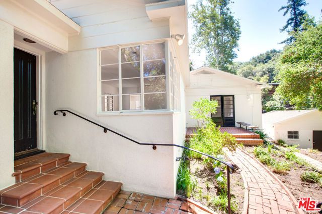 10321 Chrysanthemum Lane, Los Angeles, CA 90077