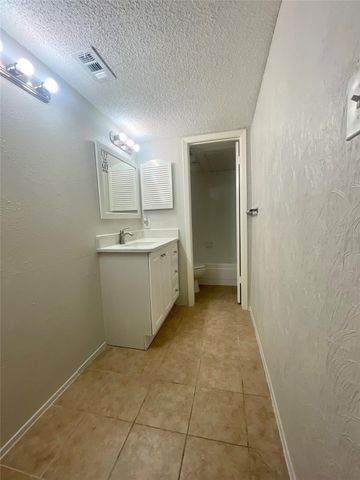 781 Country Place Drive 2052, Houston, TX 77079
