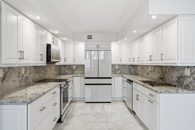 3785 NE 209th Ter, Aventura, FL 33180