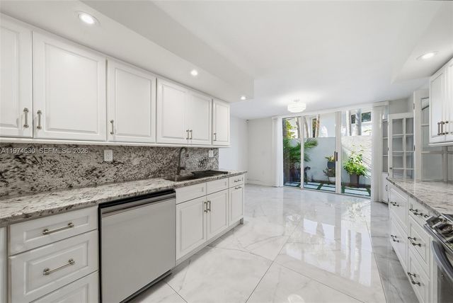 3785 NE 209th Ter, Aventura, FL 33180