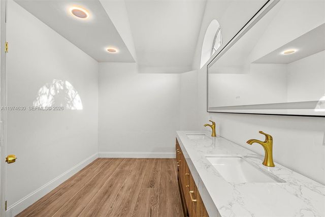 3785 NE 209th Ter, Aventura, FL 33180