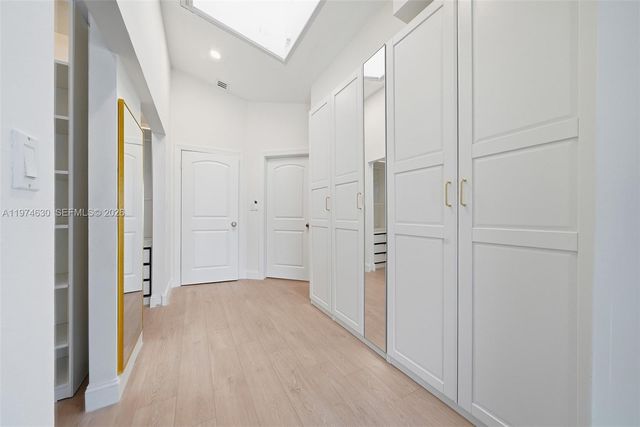 3785 NE 209th Ter, Aventura, FL 33180