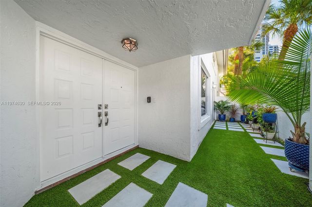 3785 NE 209th Ter, Aventura, FL 33180