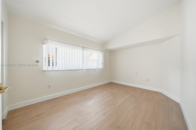 3785 NE 209th Ter, Aventura, FL 33180