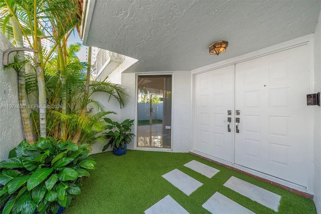 3785 NE 209th Ter, Aventura, FL 33180