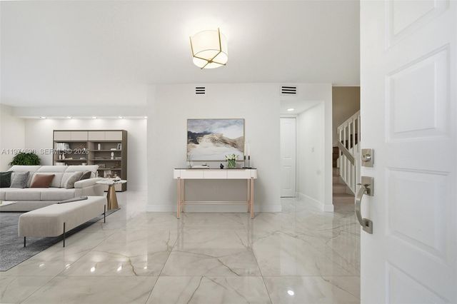 3785 NE 209th Ter, Aventura, FL 33180