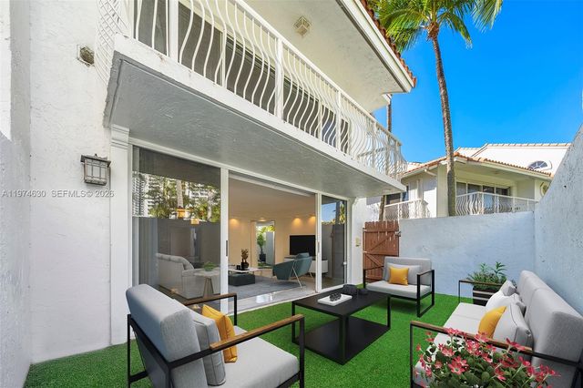 3785 NE 209th Ter, Aventura, FL 33180