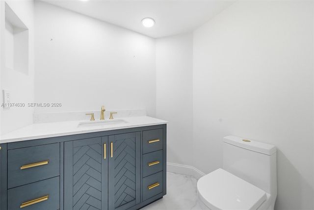 3785 NE 209th Ter, Aventura, FL 33180