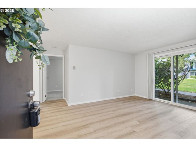 5484 Sw ALGER Ave G7, Beaverton, OR 97005