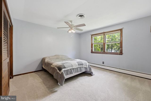 294 GREEN VALLEY RD, Langhorne, PA 19047