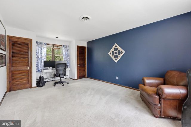 294 GREEN VALLEY RD, Langhorne, PA 19047