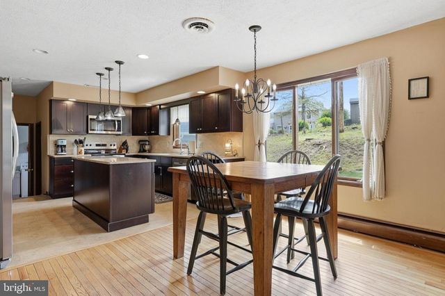 294 GREEN VALLEY RD, Langhorne, PA 19047