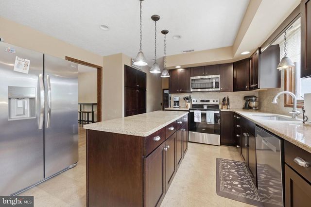 294 GREEN VALLEY RD, Langhorne, PA 19047