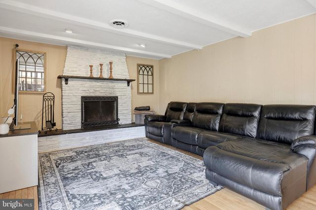294 GREEN VALLEY RD, Langhorne, PA 19047