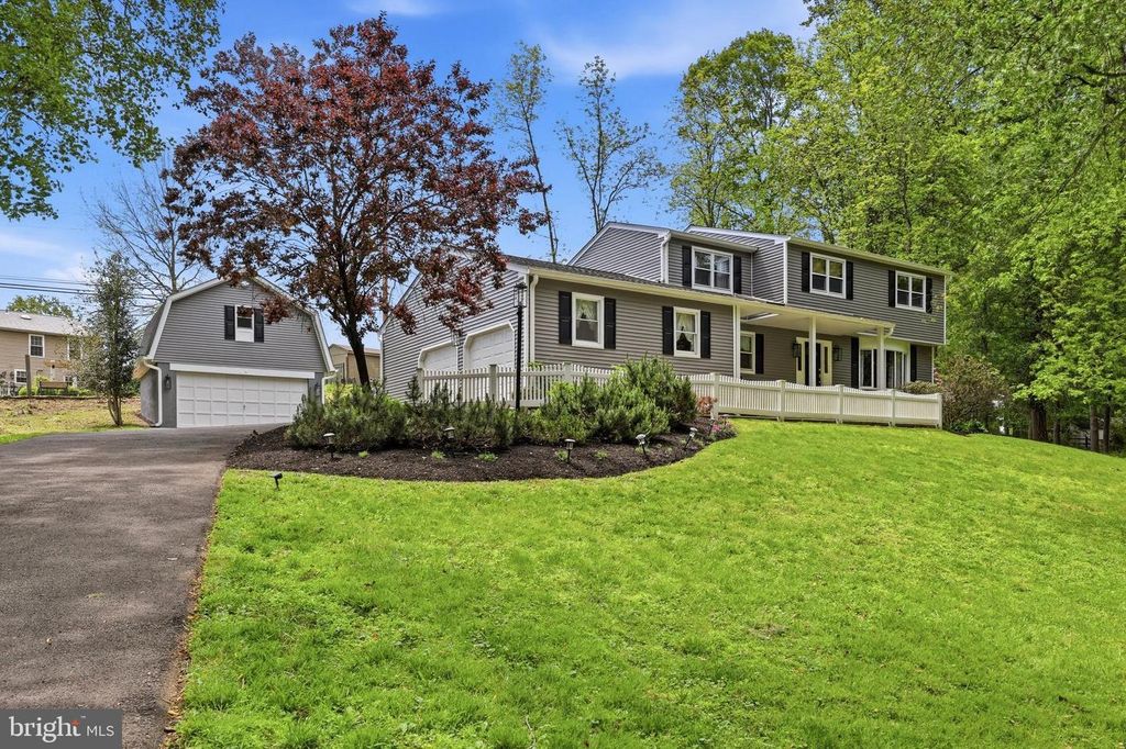 294 GREEN VALLEY RD, Langhorne, PA 19047