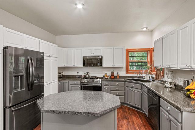 N1736 20TH ROAD, Wautoma, WI 54982