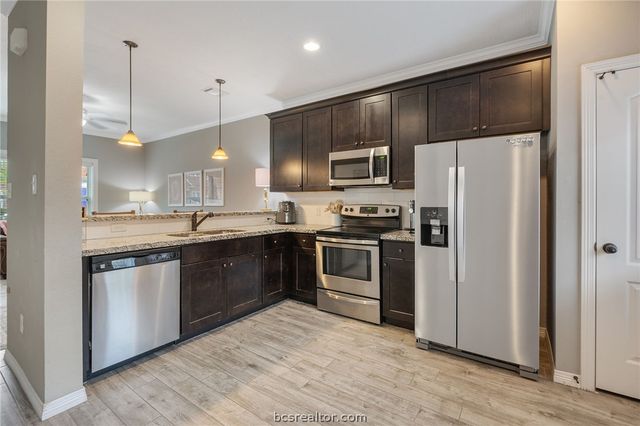 301 Southwest Parkway 322, College Station, TX 77840