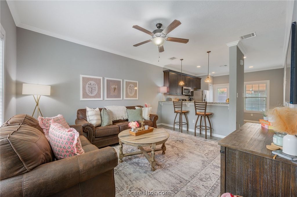 301 Southwest Parkway 322, College Station, TX 77840 — photo 3